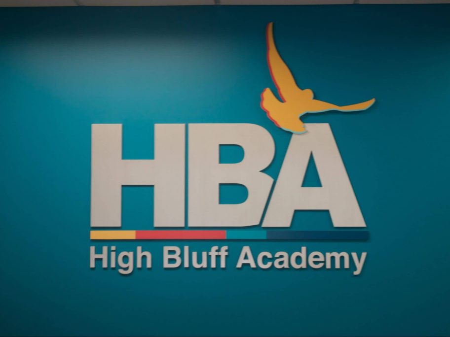 High Bluff Academy 海布拉佛学校